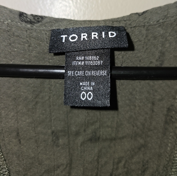 Torrid Buttoned Relaxed Tank Top Army Green - Picture 2 of 3